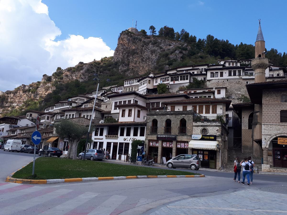 Hotel Omer Berat Exterior photo