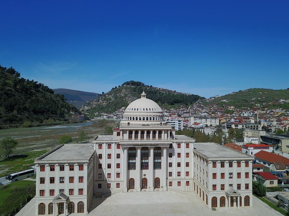 Hotel Omer Berat Exterior photo